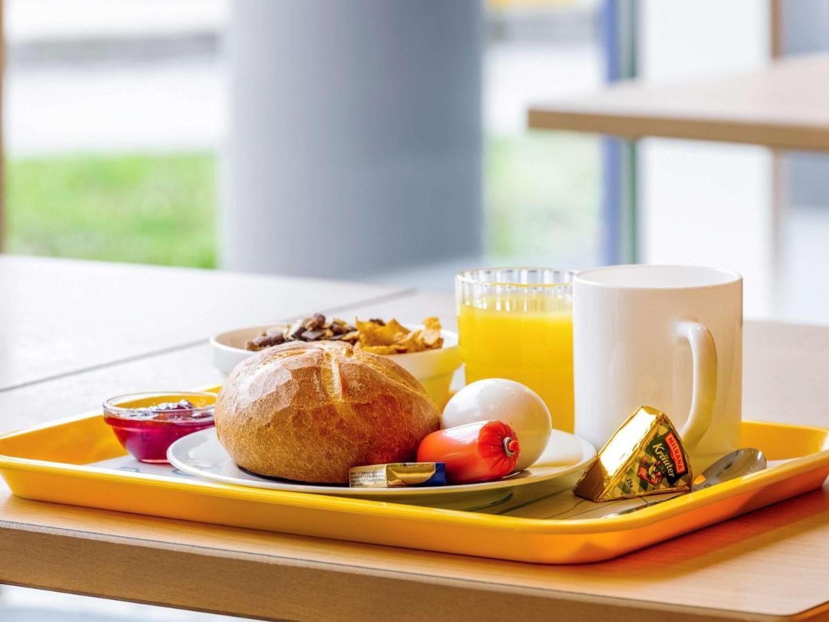 Ibis Budget Newport Екстер'єр фото