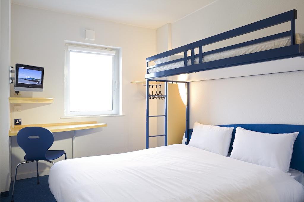 Ibis Budget Newport Екстер'єр фото