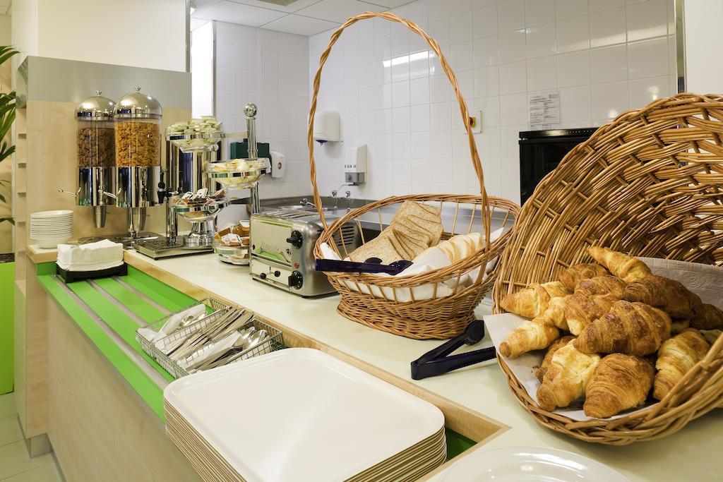 Ibis Budget Newport Екстер'єр фото