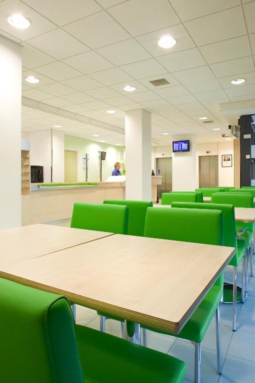 Ibis Budget Newport Екстер'єр фото