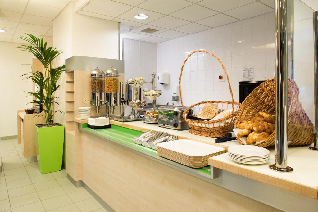 Ibis Budget Newport Екстер'єр фото