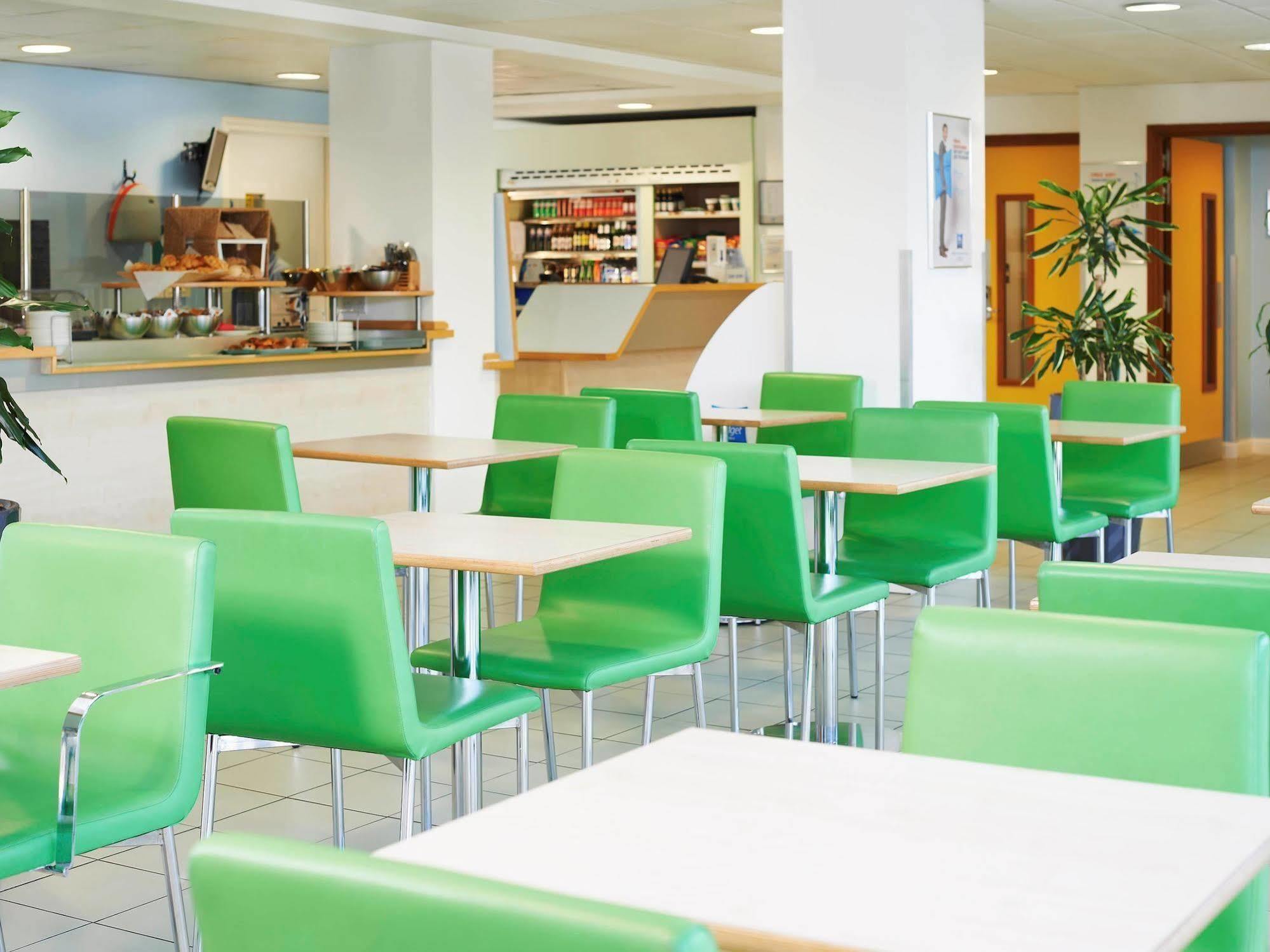 Ibis Budget Newport Екстер'єр фото