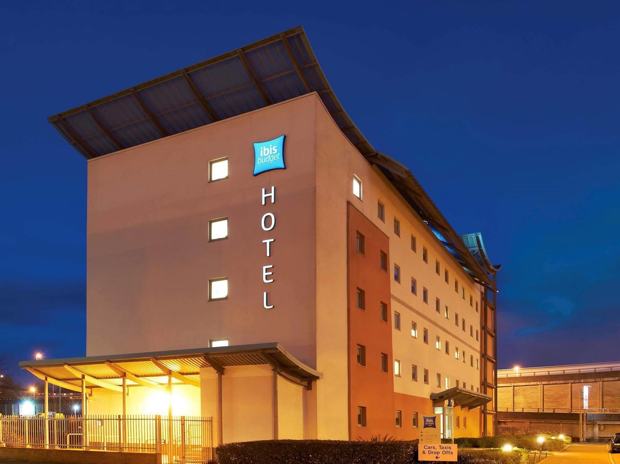 Ibis Budget Newport Екстер'єр фото
